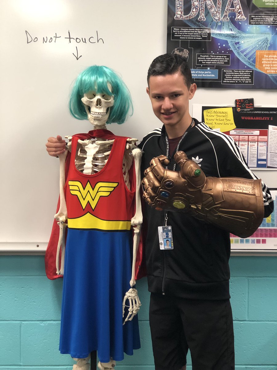 c103science's tweet photo. C103’s got spirit! @SHSBeAShark @SantiagoSharks #shsallin #sharkweek #todayatshs https://t.co/Bot5Xl6N8j