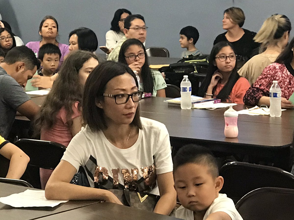 stccs_chicago's tweet photo. Parents and students got a chance to check out the new St. Therese School-St. Barbara Campus! The excitement is building for the first day! @ChicagChinatown @312Chinatown @archchicago @bigshoulderschi @NatlBlueRibbon @PCavallone @ChiCathSchools https://t.co/Vr5UE7KjXc