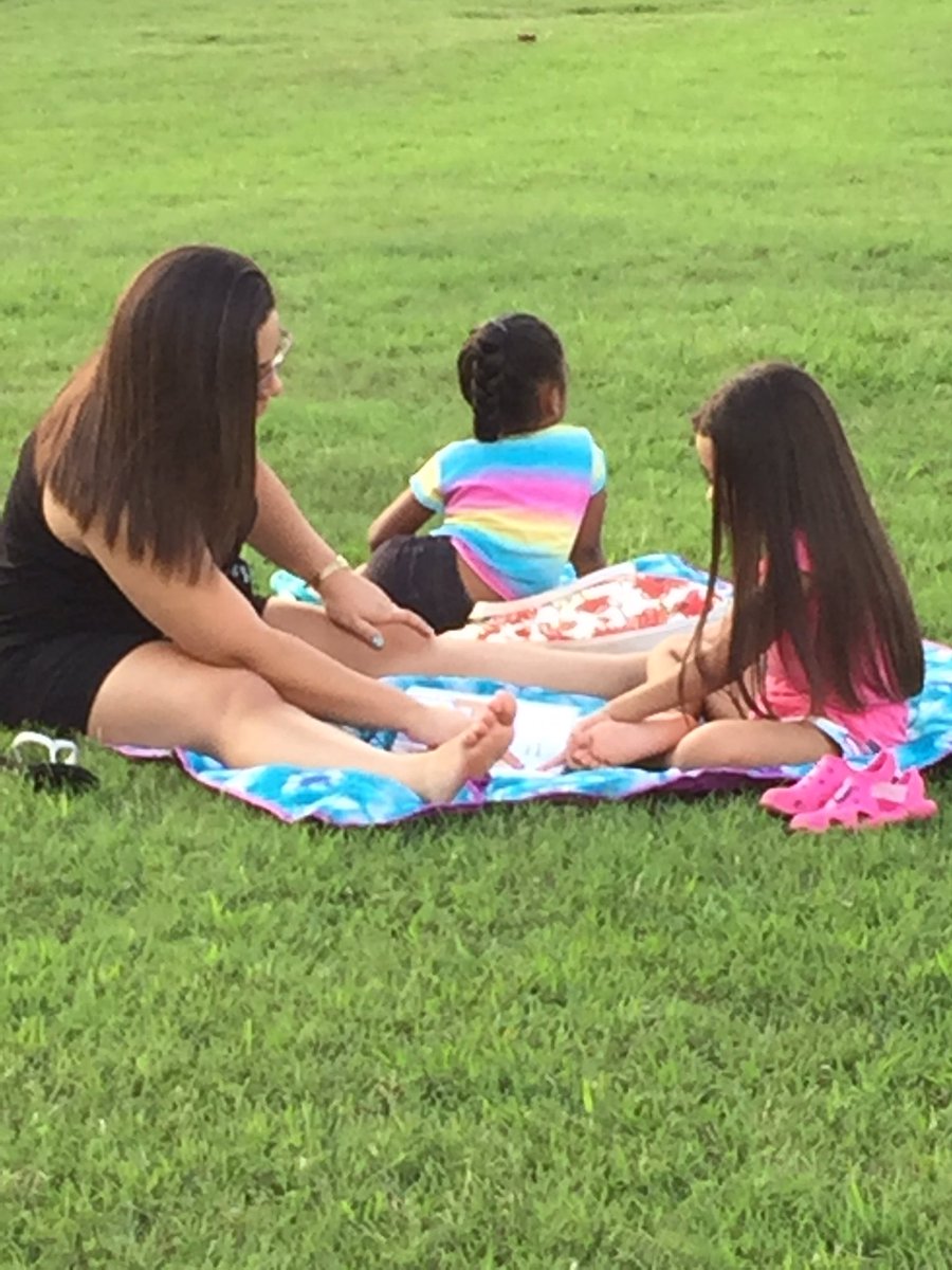 EcoffLibrary's tweet image. It was great to see the Ecoff family back together again for our annual Chester Library party! @EcoffElementary #ccpslibraries