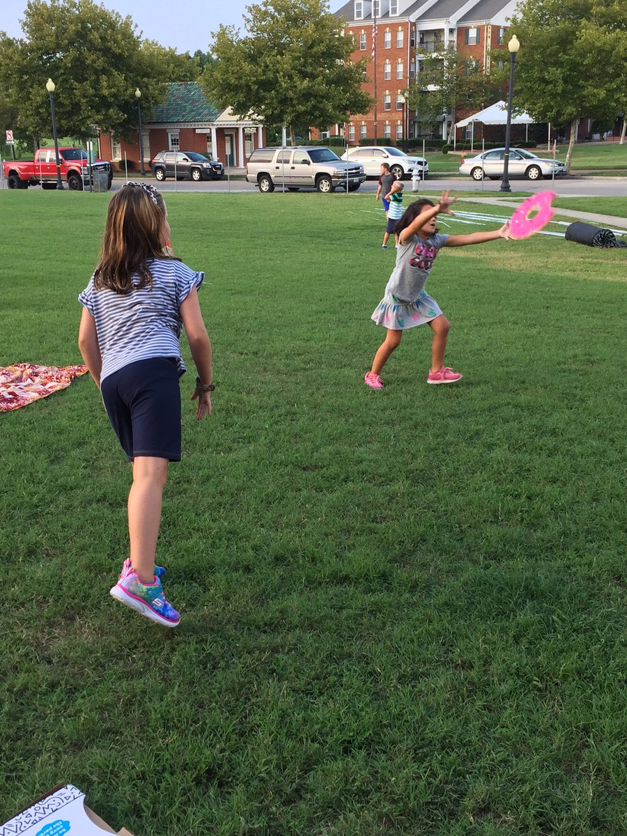 EcoffLibrary's tweet image. It was great to see the Ecoff family back together again for our annual Chester Library party! @EcoffElementary #ccpslibraries