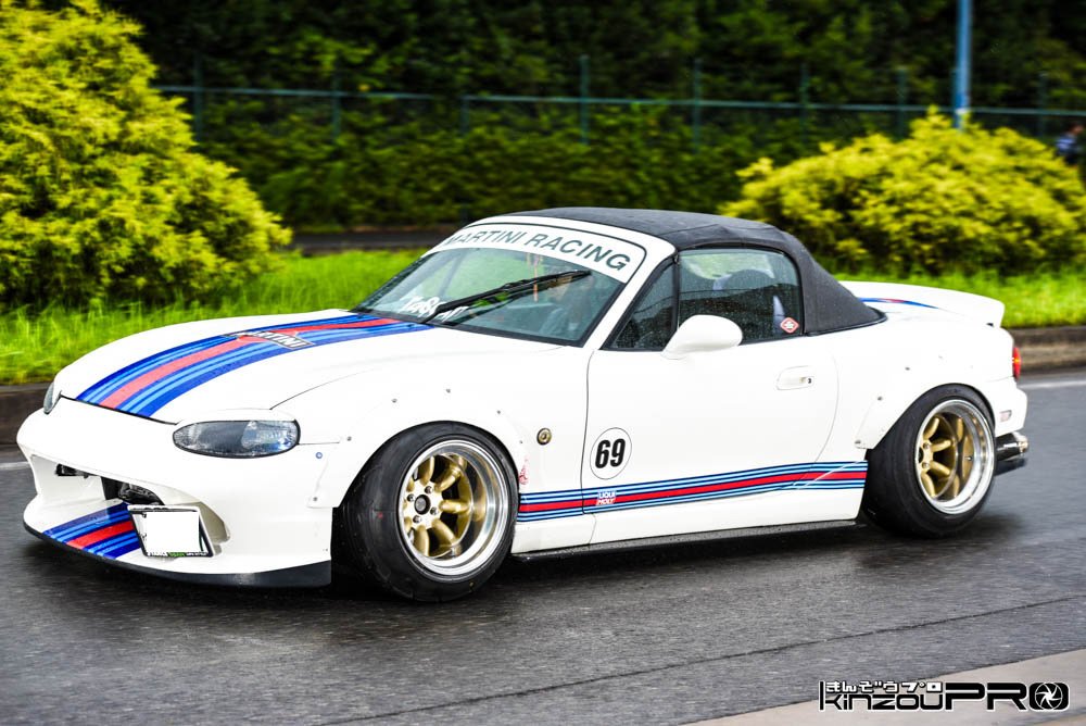 きんぞうプロ ポルシェよりもかっこいい マルティーニレーシング仕様マツダロードスター車高短 T Co W5tw5fxfts ヘラフラ ロードスター Mx5 Miata Stance スタンス 81like