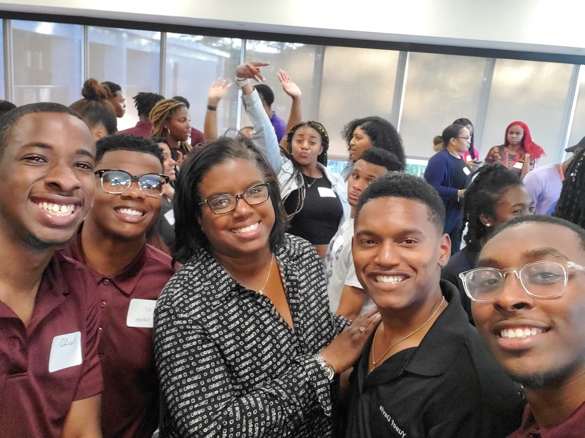 tonyabball's tweet photo. I made a promise to myself that I would give back to my college alma mater......
THE University of Louisiana at Lafayette (yes THE) @ULLafayette
The energy in the room was remarkable.
Our UL students are pretty AWESOME.
#myUL
#legendsAREmade
#greatnessIScreated
#it'sWHATweDO https://t.co/qFmlOn9CXZ