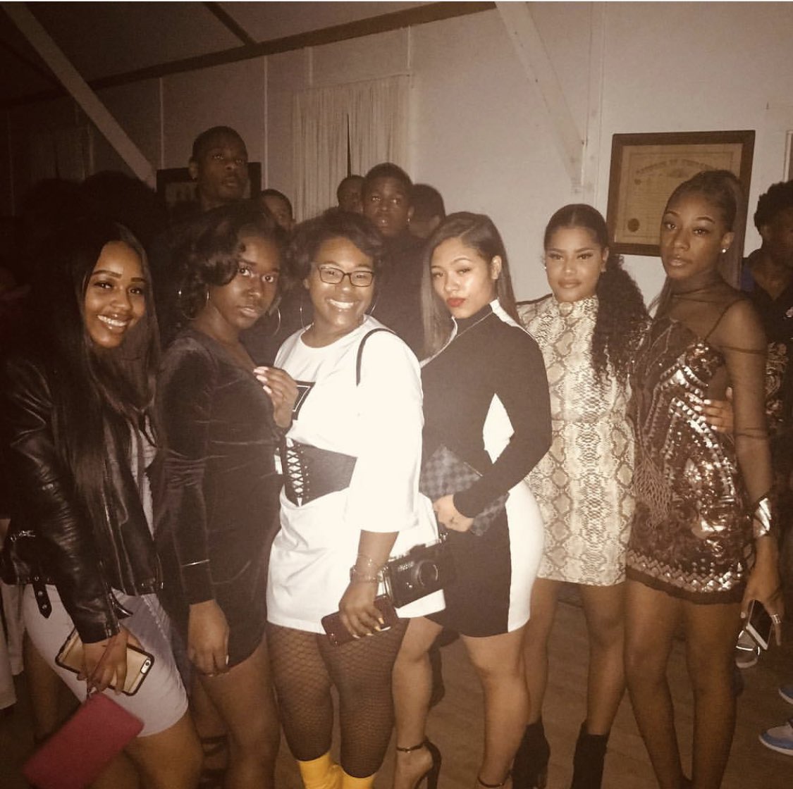 STYLE_EMU's tweet photo. #WHOSwhoatEMU ? We are S.T.Y.L.E. the 1st and Only fashion Organization on Eastern Michigan’s Campus. We are fairly new and full of Sophisticated, Talented, Youthful Leaders &amp; Entrepreneurs. We are always welcoming to new ideas &amp; new members (male + female) 💚💰✨ https://t.co/S9JPZza2rS