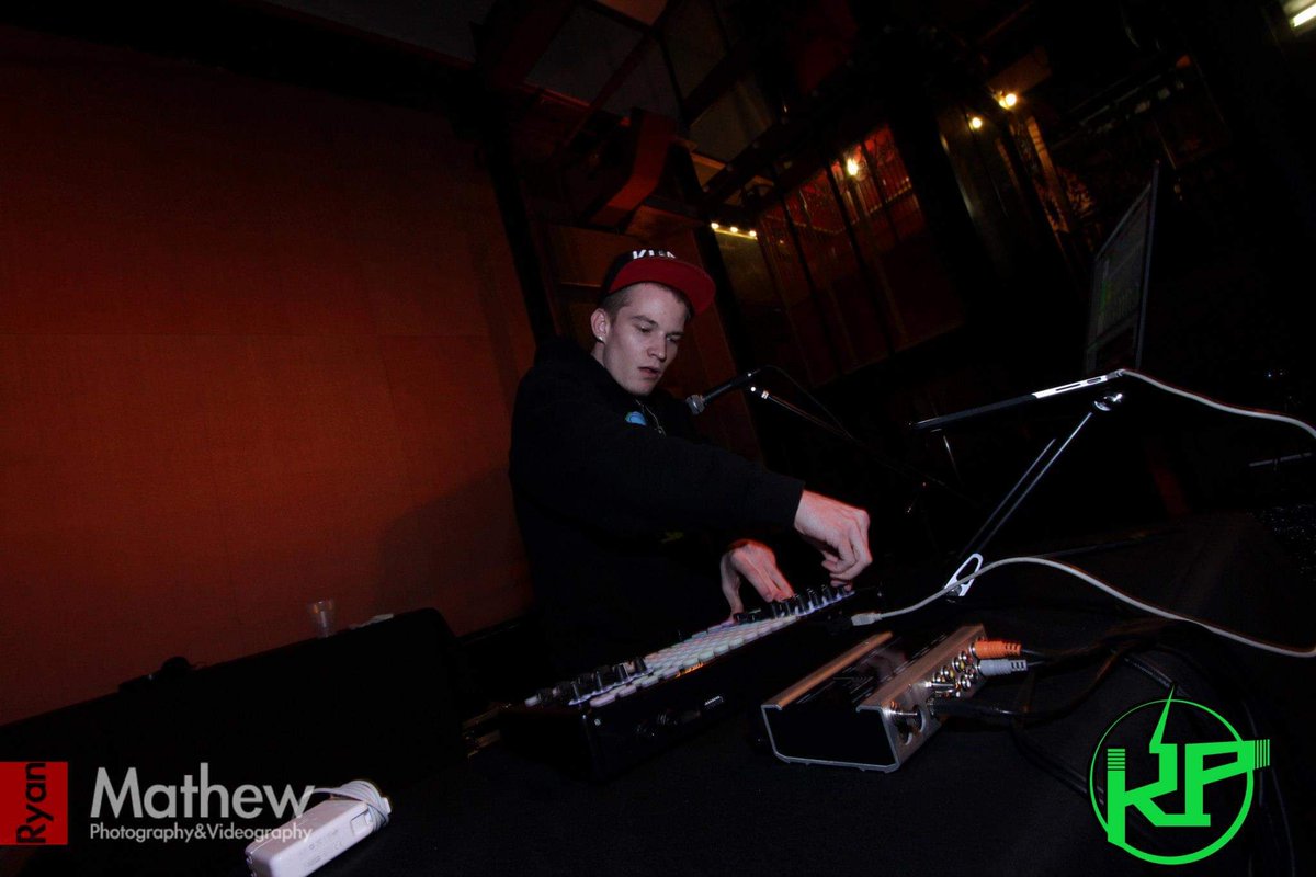 OhTyPo's tweet photo. Rare photos from 8 years ago when I used to DJ EDM &amp; hip hop at house parties eventually leading to opening acts at venues for some fairly big names. #UsedToBeCool https://t.co/cn37h5vj10