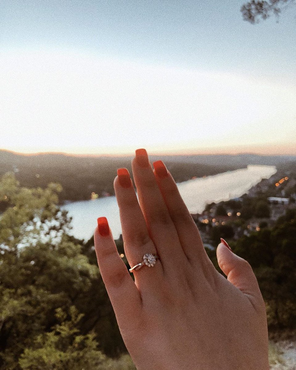 “Let’s get married &amp; take on the world!!!”

VISIT👉 buff.ly/2J2PCC4

👰🤵CONGRATS for your engagement Ashley!!!💪❤️
📷REGRAM:@ashleyrennn

#theringorg #weddingvenue #weddingideas #wedding #proposal