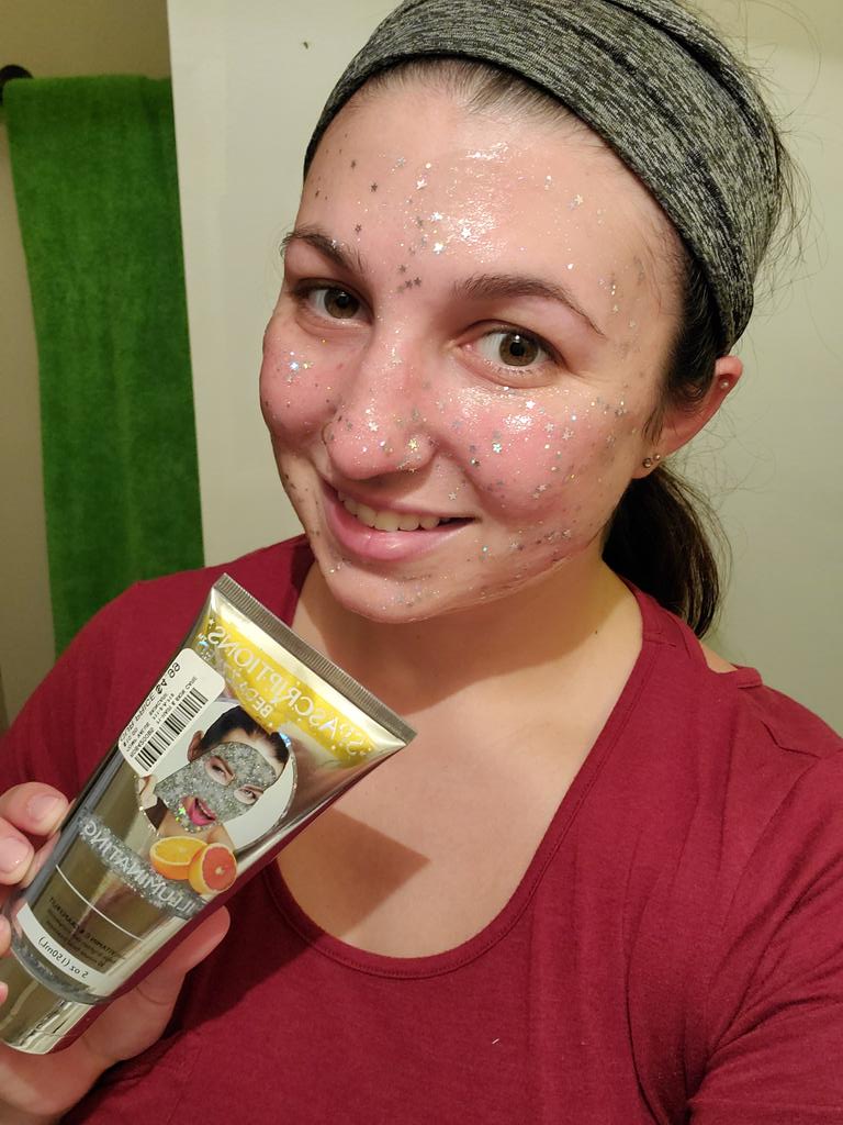 Sam_Nuckols's tweet photo. @nailogical Holo, Cristine! I FOUND A HOLO FACE MASK!!! Its a peel off mask, with holo stars in it!!!! I SWEAR it's real holo, no joke!!! https://t.co/KT8tOnipu6
