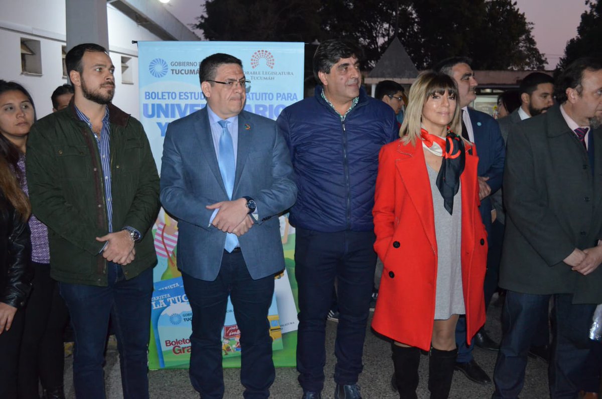 ArielGarciaUCR's tweet photo. Llegamos hasta #YerbaBuena para hacer entrega de #LaTucumana 
👉 Con el #BoletoEstudiantilGratuito seguimos sumando derechos y oportunidades para los jóvenes del interior de #Tucumán 🤝
#EstamosConVos ✔ https://t.co/BEgzms4d4D