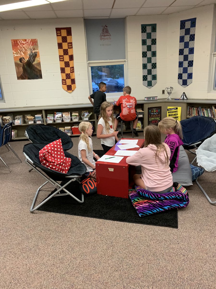 MrsWymanin5th's tweet photo. Ss practice writing summaries from short movie clips.  #wlcardpride https://t.co/EILzVE3i8T