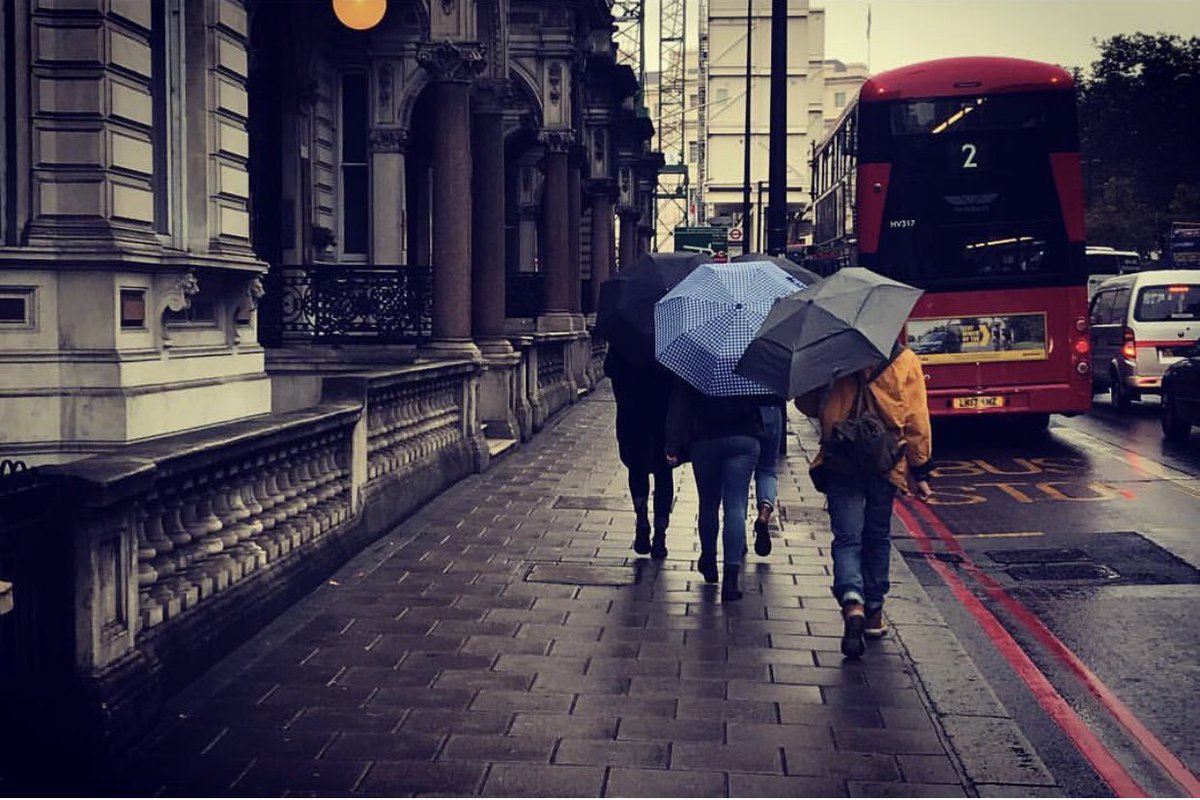 misskendra_dean's tweet photo. Feeling very nostalgic lately. I miss you London ✨ https://t.co/AvFqofBQXu