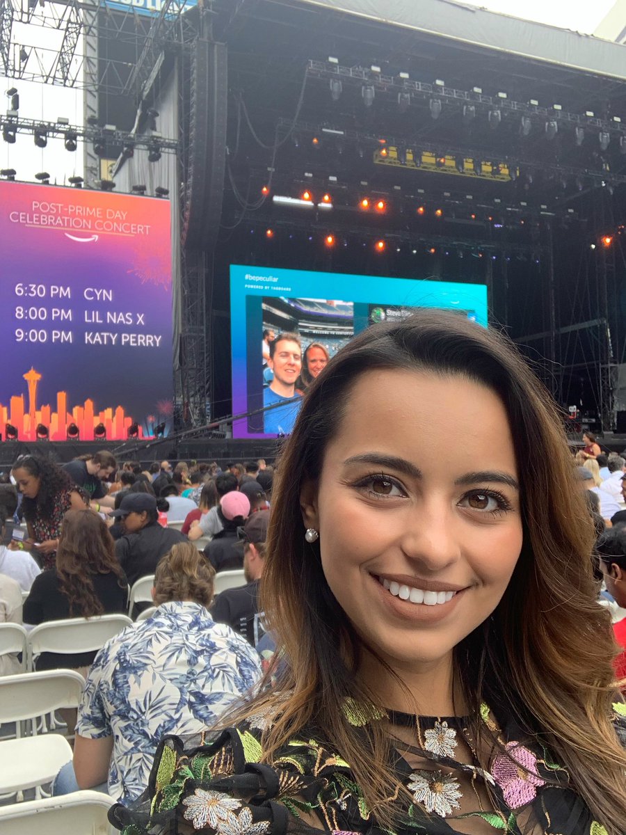 stephlunadesign's tweet photo. Ready to ROAR with Katy Perry!!#bepeculiar #amazonconcert #KatyPerry #LilNasX https://t.co/H6Wtt0VHFo