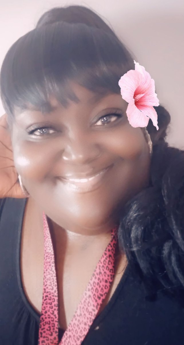 1974_phyllis's tweet photo. Tuesdays Shenanigans... Feeling Sexxii... Simply Me ...🥰🥰 #queen #melanin #chockolate #blaquequeen #ssbbw #ssbbwplus #bbw #phat #fat #biggirl #darkskin💖 https://t.co/PHblbYOR6q