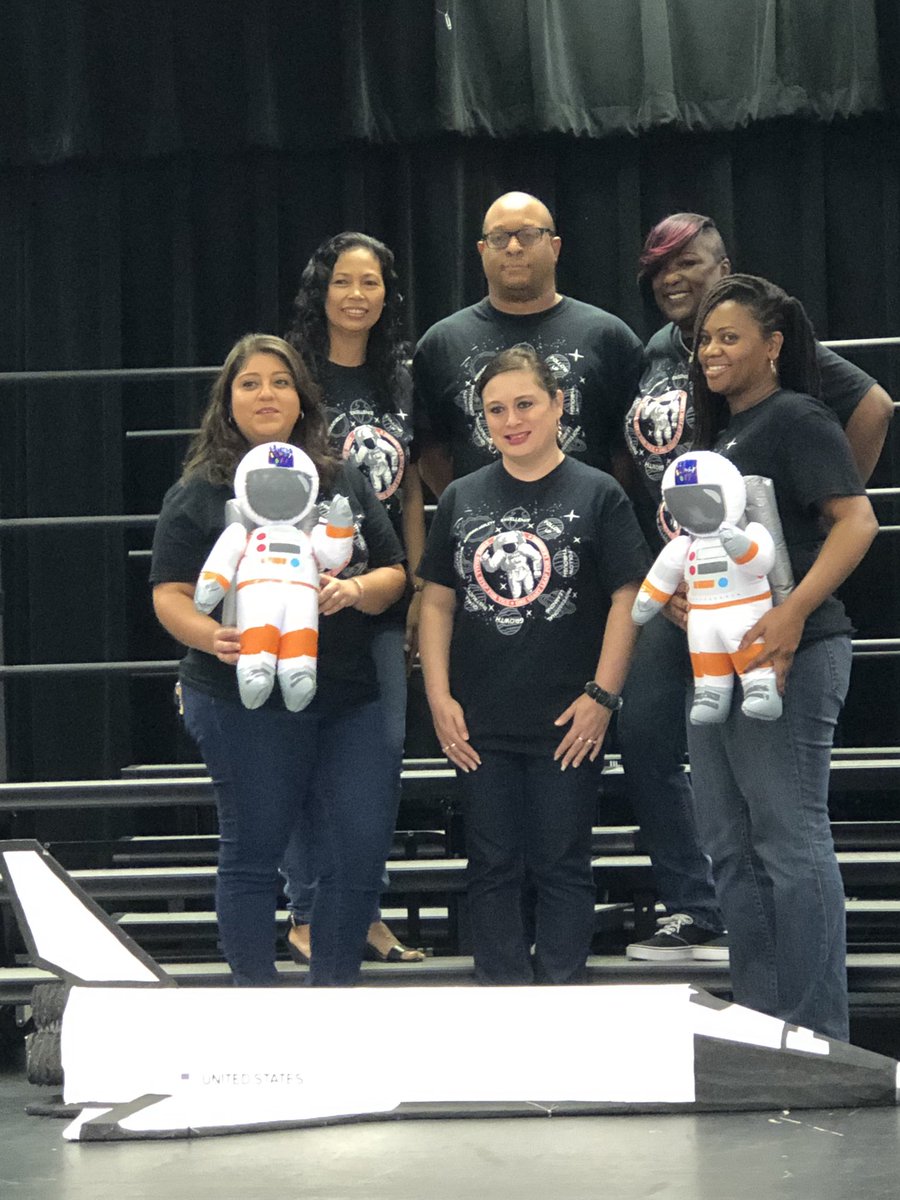CesMonta's tweet photo. Third grade is ready to take off for the school year 2019-2020 https://t.co/H3AfZucn9y
