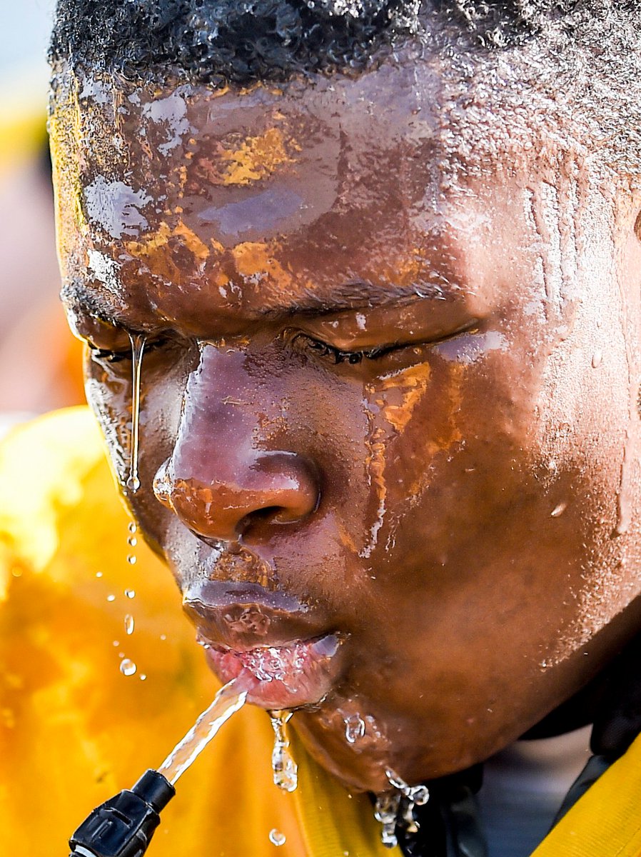 JessMGallagher's tweet image. Bettendorf football practice!

Check out the gallery here --&amp;gt; tinyurl.com/y3ucj7n7

Also, make sure to check out @mattcoss78 upcoming story!

@BettAthletic @BETTfootball @bettendorf @u_bett @bhspride