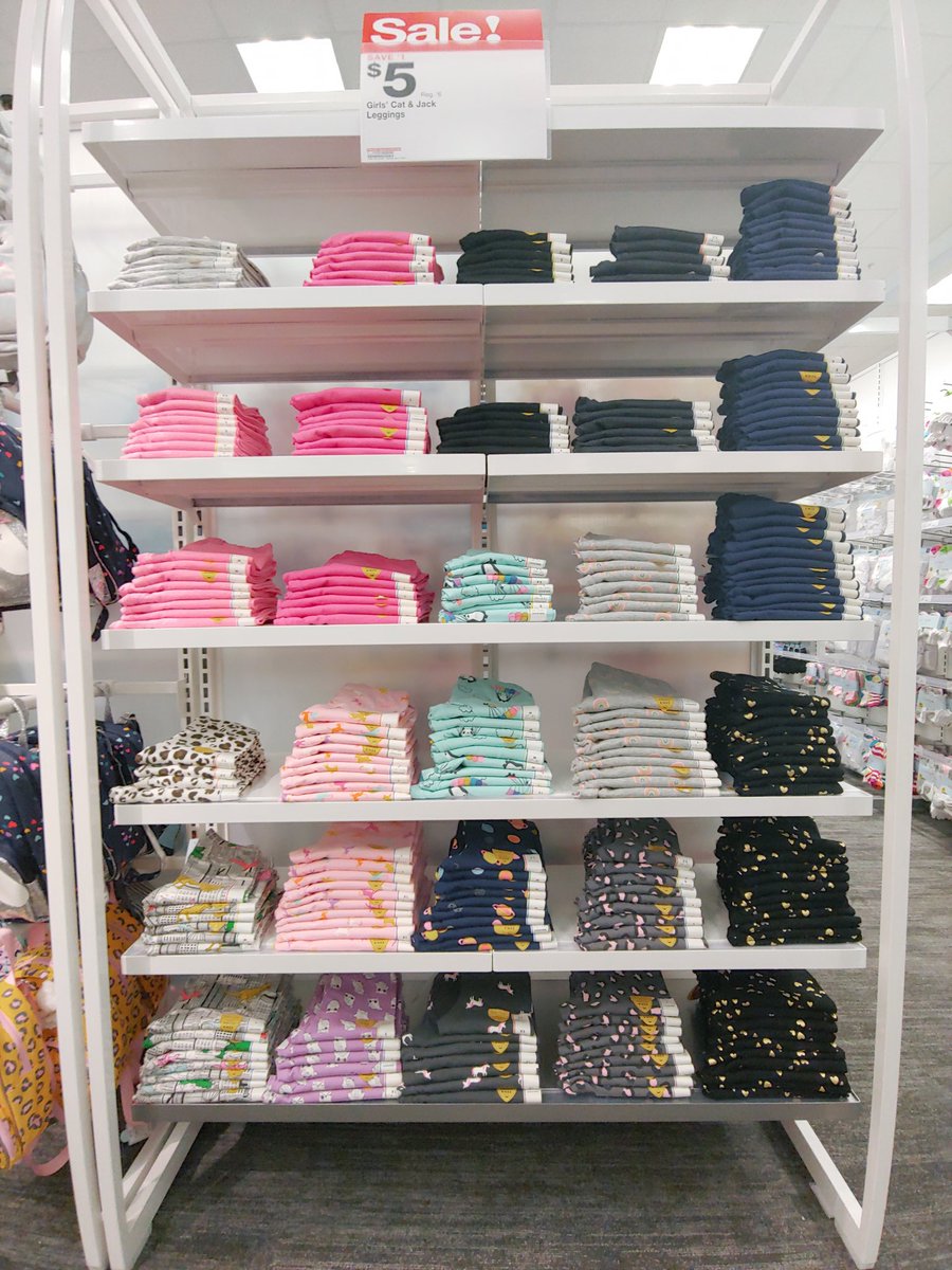VM_T3306's tweet image. We are burning through leggings at #T3306! Challenged all but a few of our backstock leggings out to the floor! We will have some happy moms and kids tomorrow!#TargetStyle #VM #VML #VMTL #BackToSchool2019 #catandjack  #visualmerchandising #beforeandafter @TargetVt @wanderrlusstt