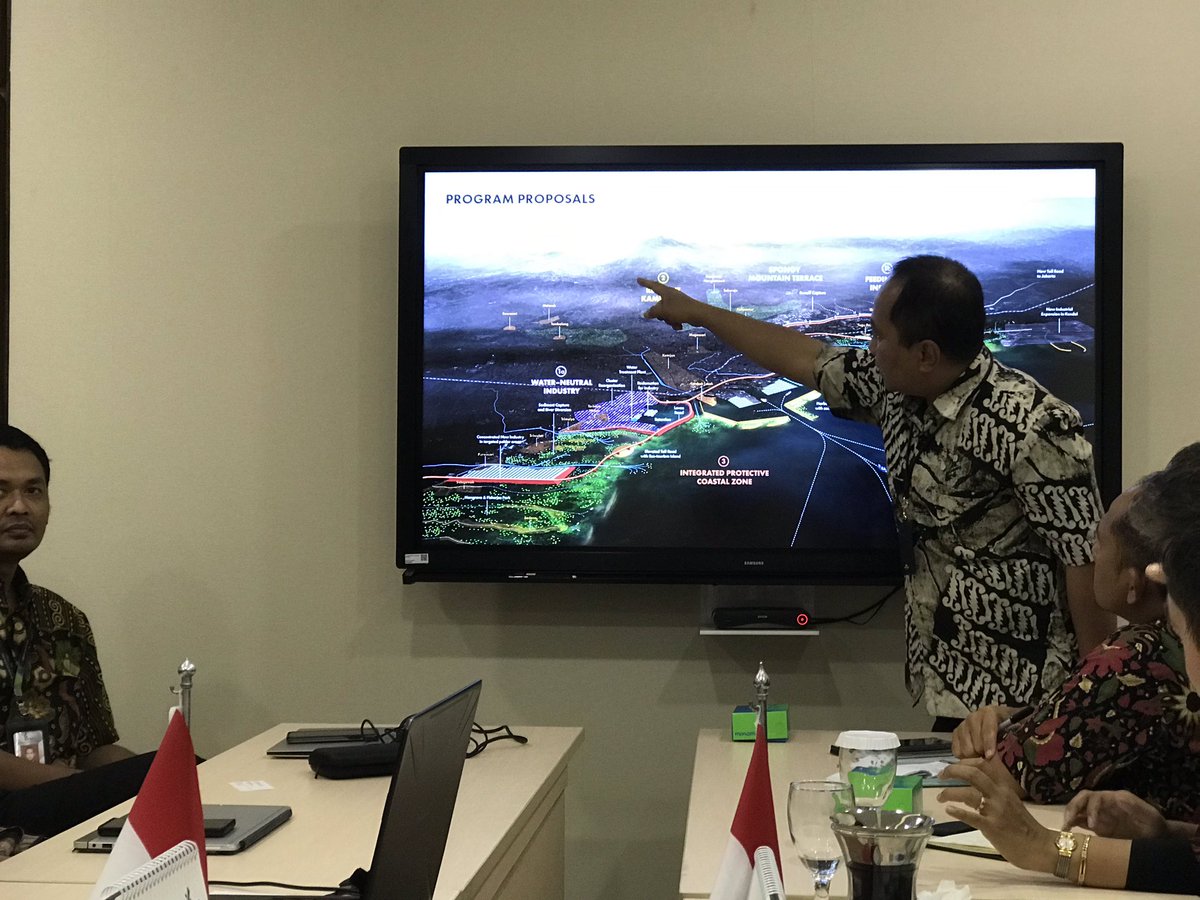 henkovink's tweet photo. Last day in Jakarta for @WaterasLeverage #Semarang - empowering days with team Semarang @RVO_Int_Ond @100ResCities @kotakitaorg @WBG_Cities @GFDRR @NLinIndonesia - time for implementation #lastmile #millionsforbillions and scale up, replicate across #Asia @GCAdaptation https://t.co/NgvCkgwJEF