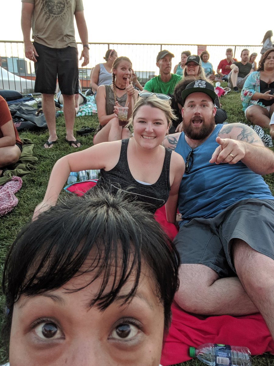 BeckyAmyLew's tweet photo. N E L L Y #AMPLiveFeed https://t.co/6OcxMgOrub
