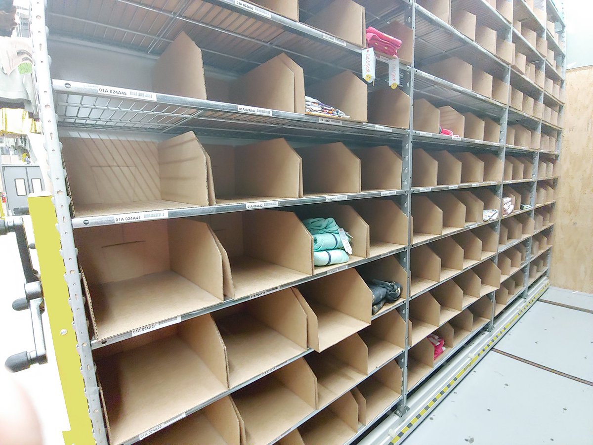 VM_T3306's tweet image. We are burning through leggings at #T3306! Challenged all but a few of our backstock leggings out to the floor! We will have some happy moms and kids tomorrow!#TargetStyle #VM #VML #VMTL #BackToSchool2019 #catandjack  #visualmerchandising #beforeandafter @TargetVt @wanderrlusstt