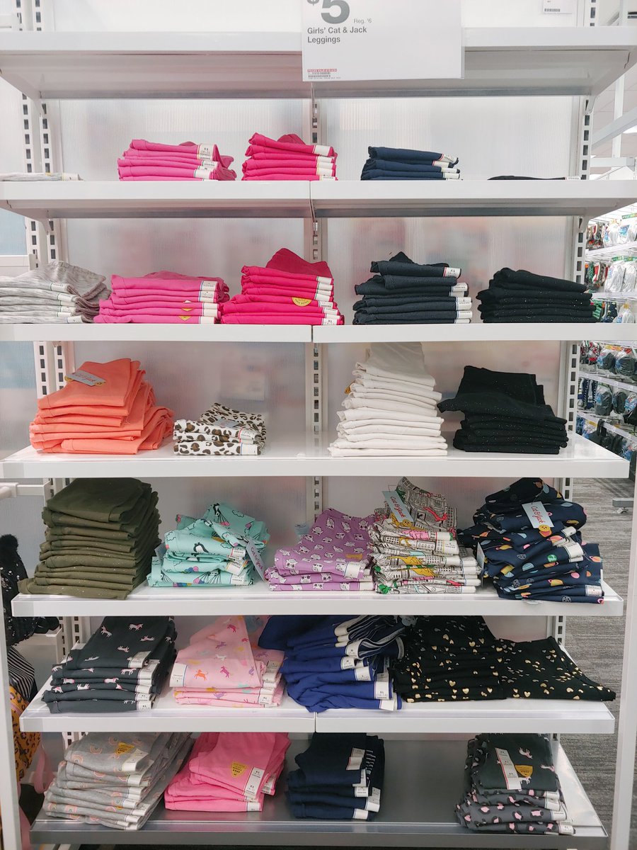 VM_T3306's tweet image. We are burning through leggings at #T3306! Challenged all but a few of our backstock leggings out to the floor! We will have some happy moms and kids tomorrow!#TargetStyle #VM #VML #VMTL #BackToSchool2019 #catandjack  #visualmerchandising #beforeandafter @TargetVt @wanderrlusstt