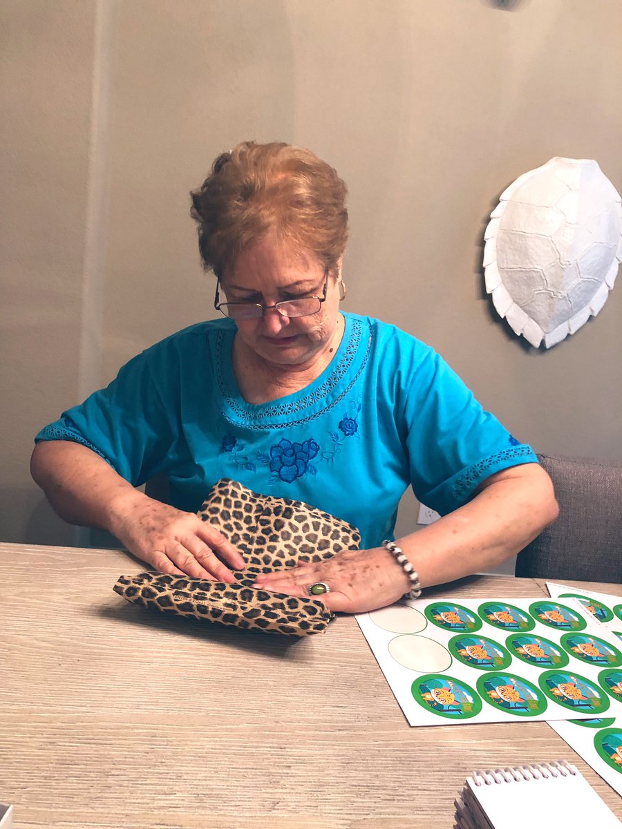 MikoVazkez's tweet image. No matter how old you are when you need help you can always call mami. Lol 😂 #cheetahmom #gettowork #gracias