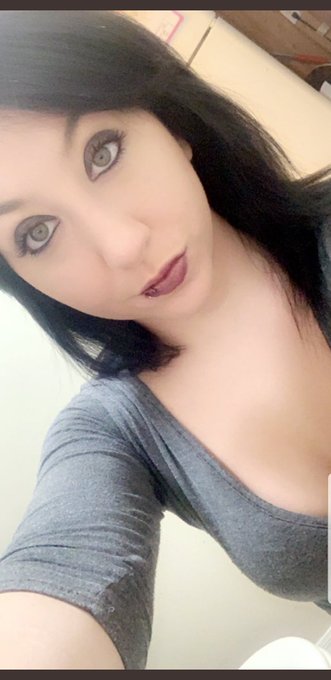 @TessaFayeXXX Another FL Model you should all follow and book!  @FTKL @gg_lyn @1RoomStudios @TIF_Productions<a class="tags" href="/tag/tessafayexxx">@tessafayexxx</a><a href="/tag/mvsales"class="tags"><span>#mvsales</span></a>
