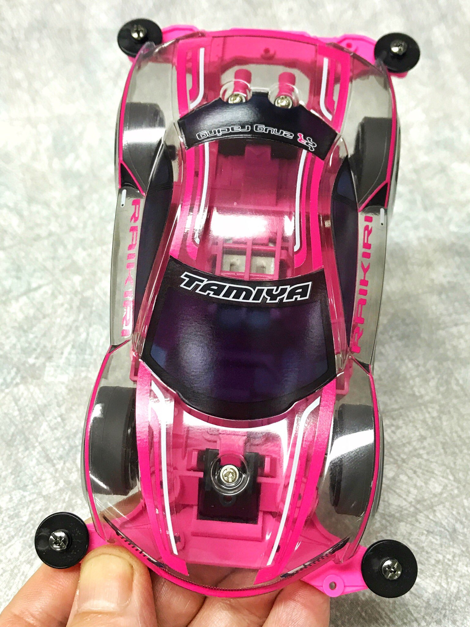 ミニ四駆 タミヤ公式 オハヨンク 8月21日水曜日 今日はいつもよりちょっと涼しめな感じです 画像は今週の新製品 ライキリ ピンクスペシャル ポリカボディ Msシャーシ それでは本日も張り切っていきましょう Mini4wd ミニ四駆