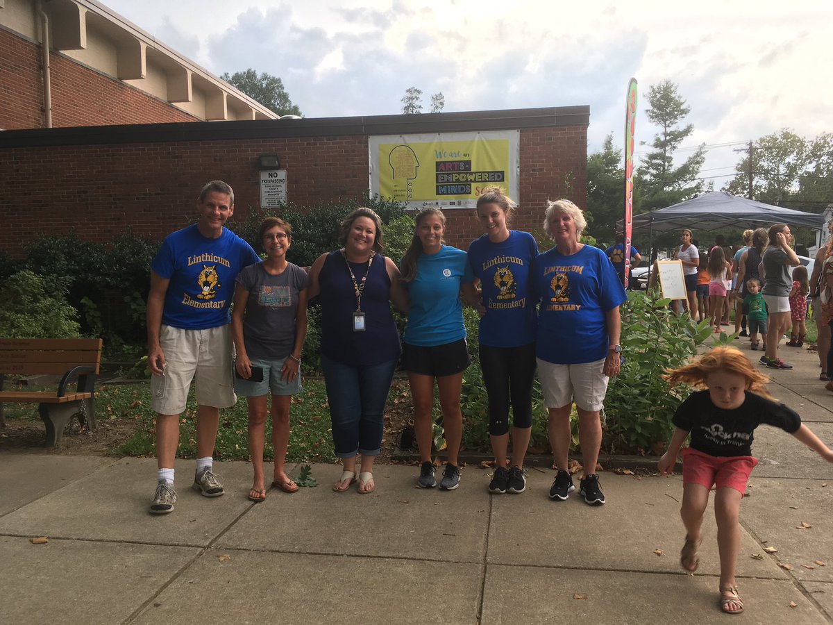 LinthicumES's tweet photo. Meet and Greet with Mrs. Roach was a huge success!!! Wonderful staff came out to support and so many awesome families got to meet their new principal! Can’t wait until 9/3!
@AACountySchools https://t.co/Y5oQagV2Er