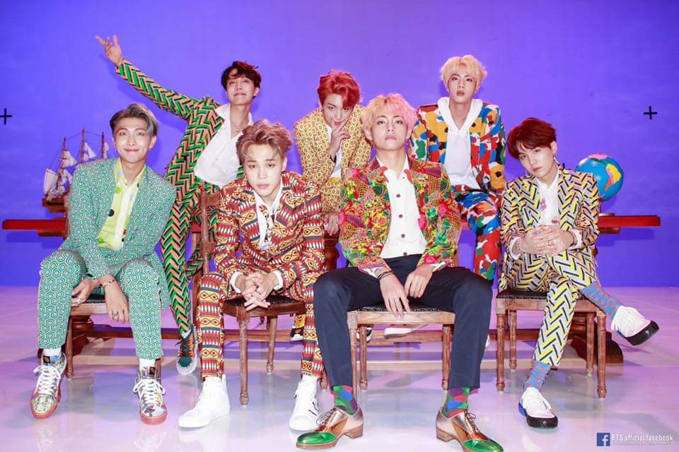 Ceci_Kookmin_YT's tweet photo. ¿Qué? Que se nos viene un KDrama de BTS? @BTS_twt Cómo protagonistas hermosos en un Drama con la temática de las teorías de BTS 👀💜✨
Antisipen mi extinción 😮😮😮😮 https://t.co/h0uFhfaZtd