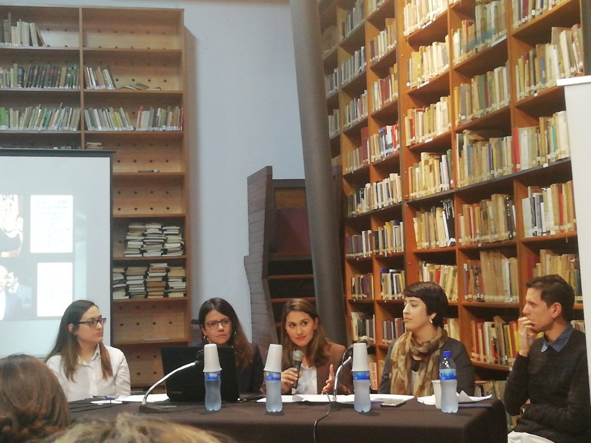 Neengatu_py's tweet image. Flabia Borges del SPP sostuvo que la libertad de Expresión y de Prensa están bajo ataque, mencionó ademas que el 61% de los periodistas sufre de Censura, el 64 de Autocensura y el 46% son obligados a seguir la línea editorial.
#InfoÑeêngatu
👇Más info... 
m.facebook.com/story.php?stor…