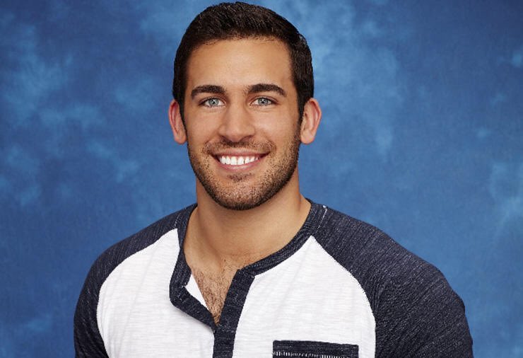 t_witlessHen18's tweet photo. You know who would make an excellent bachelor #BachelorInParadise https://t.co/56oAy63OHy