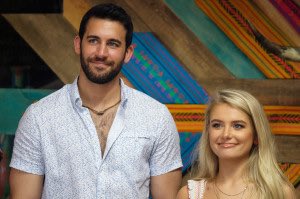 THATBITCHELOR's tweet photo. Seriously wish these two nothing but the best, this is the most mature breakup I’ve EVER seen 😭😭
#bachelorinparadise https://t.co/V45td64V3C