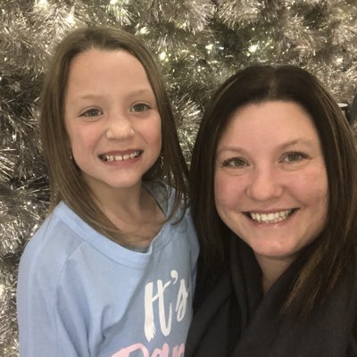lauralhasbrouck's tweet photo. #NewProfilePic https://t.co/6JwgCQNqeu