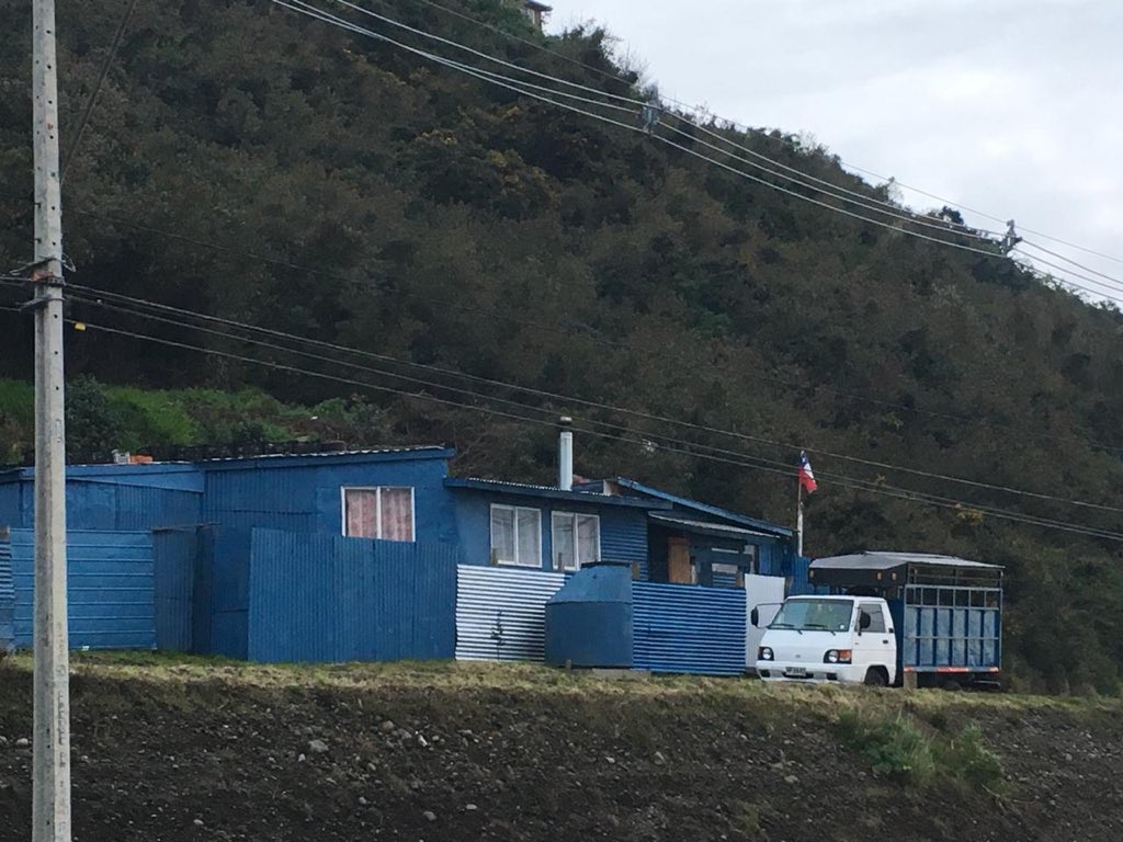 MarcosVelasquez's tweet photo. @GloriaHutt @monicaleiva Ministra, es necesario proteger ex faja #ViaFerrea #PuertoMontt, entre #CaletaPichipelluco #Pelluco #ValleVolcanes

Hoy es objeto de tomas por inescrupulosos, y podría destinarse a #ParqueUrbano u otro proyecto de bien comun, con vista incomparable a Bahia

#SOS
#AntesQueSeaTarde https://t.co/gUTHSmHQtU