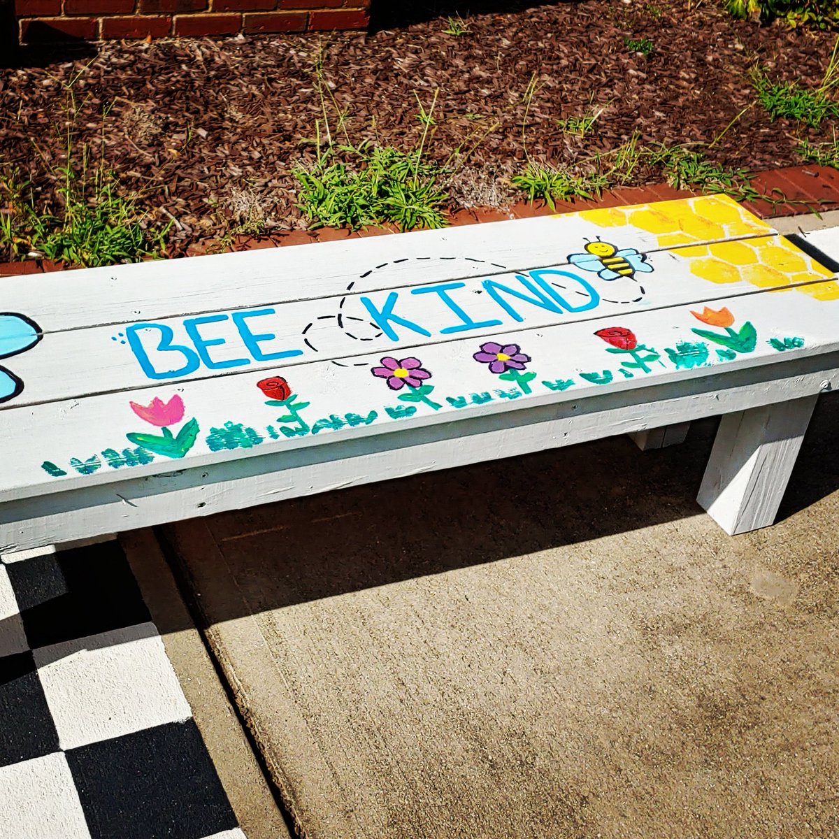 Hey, Awesome People of the world! Bee kind and #clearthelist  to help our kiddos get the supplies they need to learn their best! Thank you in advance! 💙❤💙❤💙

amazon.com/hz/wishlist/ls…