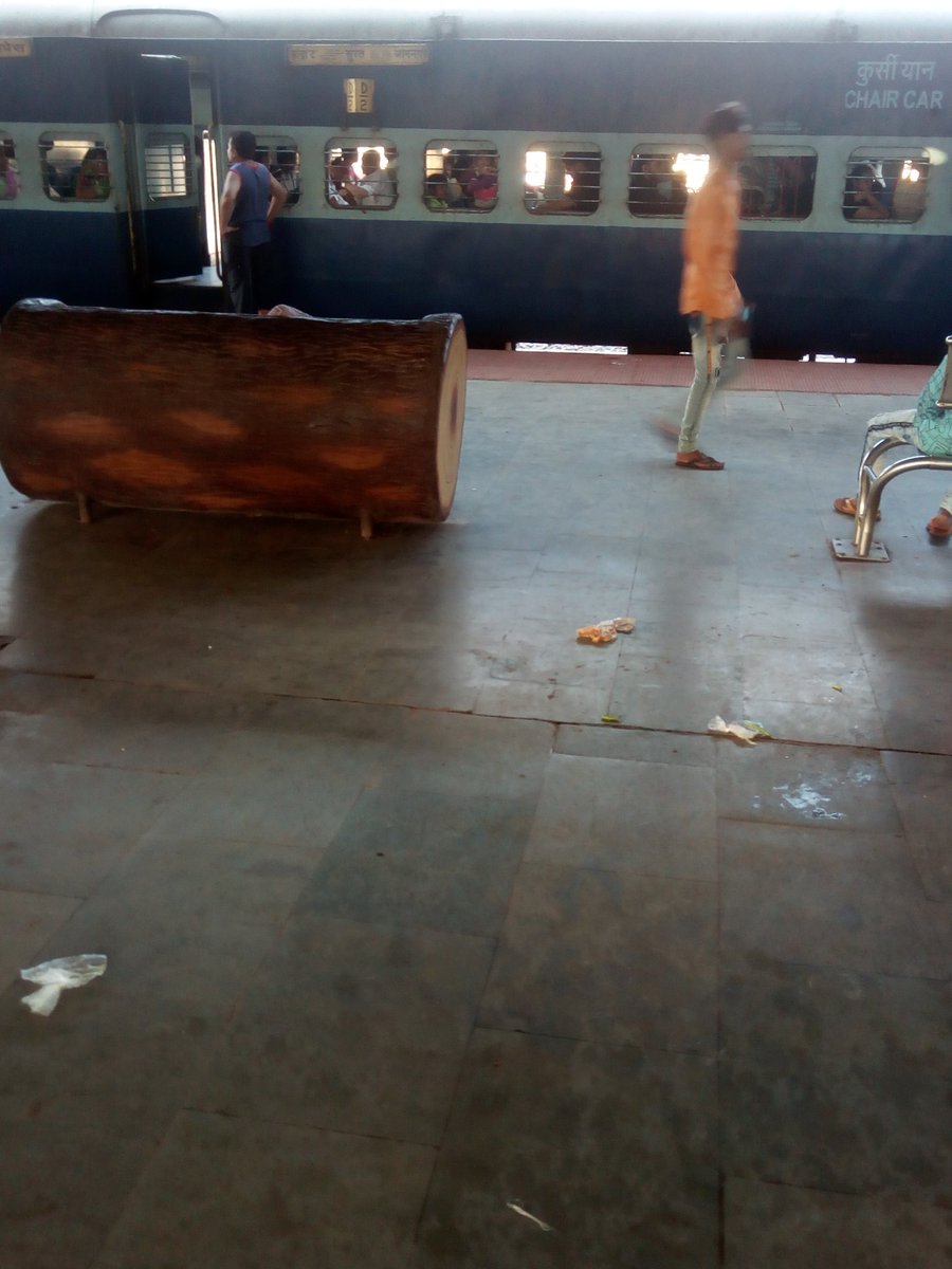 Harshso24576563's tweet photo. @PiyushGoyal  dear sir this is wankaner junction(WKR)  Railway station in Guj. Nearst of tile city MORBI. 
MORBI Jane wale ko yha se train change krna he hota h...
But this is very dirty and bad station . And waiting room and thair toilet very dirty..plz take action immediately https://t.co/hEAOBVjRDt