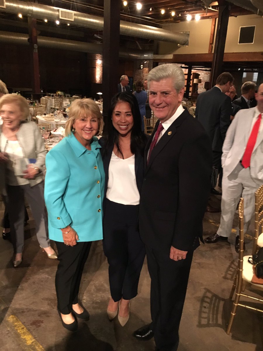 ManiHairston's tweet photo. With the loveliest First Lady of Mississippi Deborah Bryant and Governor Phil Bryant at Farewell to Phil #ExtraTable charity dinner event! https://t.co/115aplCjq8