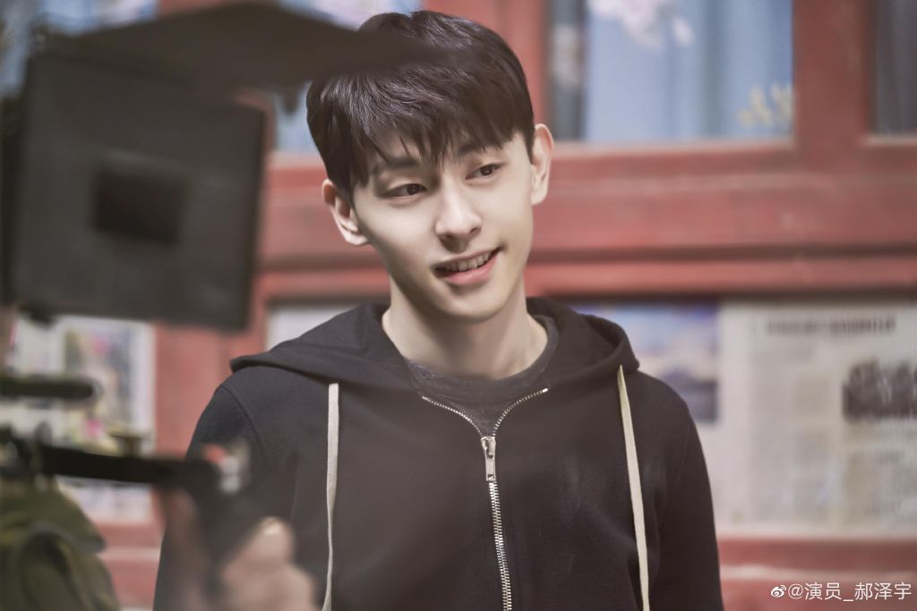 Morning!🌞

#mrfighting #denglun #masichun #sandrama #加油你是最棒的 #邓伦 #马思纯 #cdrama