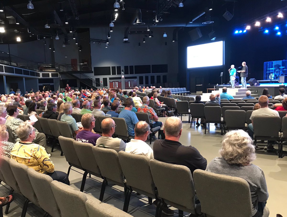 Oasis_Safety's tweet photo. Great night at Eqip in #BowlingGreen with @KentuckyBaptist. We’ve been speaking all month across #kentucky at these events educating #church leadership about the importance of church #safety &amp; #security. We’re honored to be trusted with this very serious and relevant topic! https://t.co/sSRok7nUL0