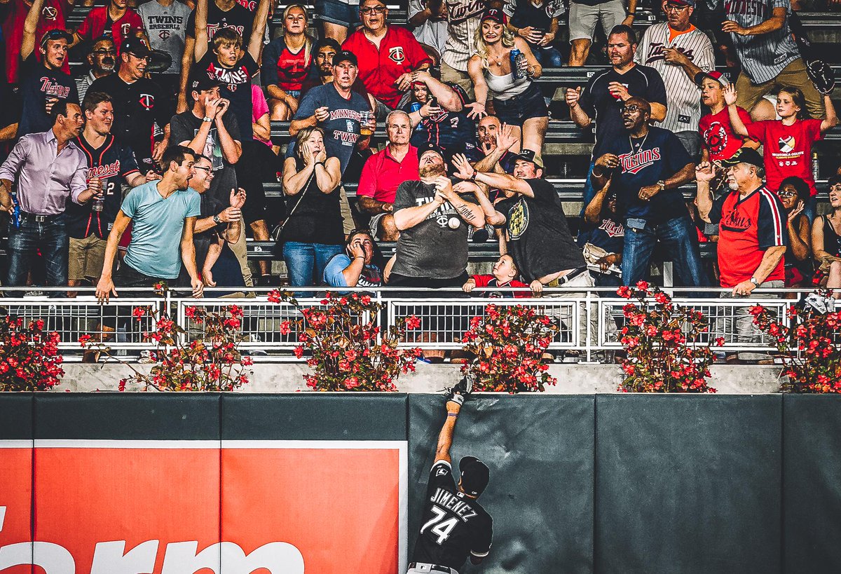 Fourth-inning flashback: 

Boomstick... coming in 🔥🔥🔥! 

#MNTwins
