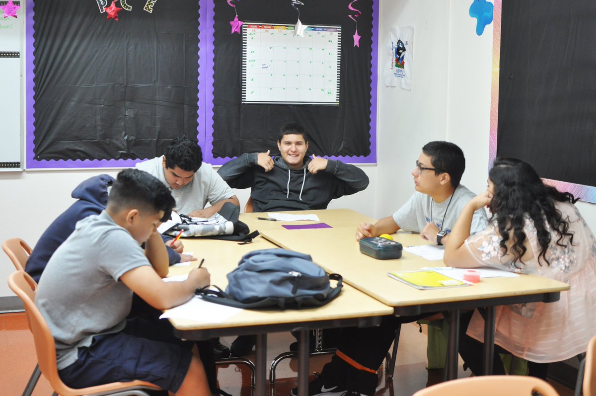 puccalsechs's tweet photo. The 2019-2020 school year has begun! We're looking forward to another amazing year! Take a look at some photos from the first day of school. #pucschools #charterschools #firstdayofschool #northeastla #nela https://t.co/CrAf7KDqHc