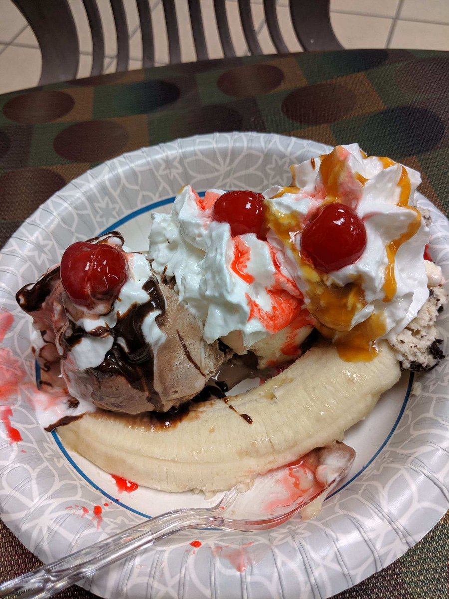 DaynaGoshen's tweet photo. Today's Fundraiser! @HomeDepot3322 #AssociateCommittee #IcecreamSocial https://t.co/B3xeju9lXr