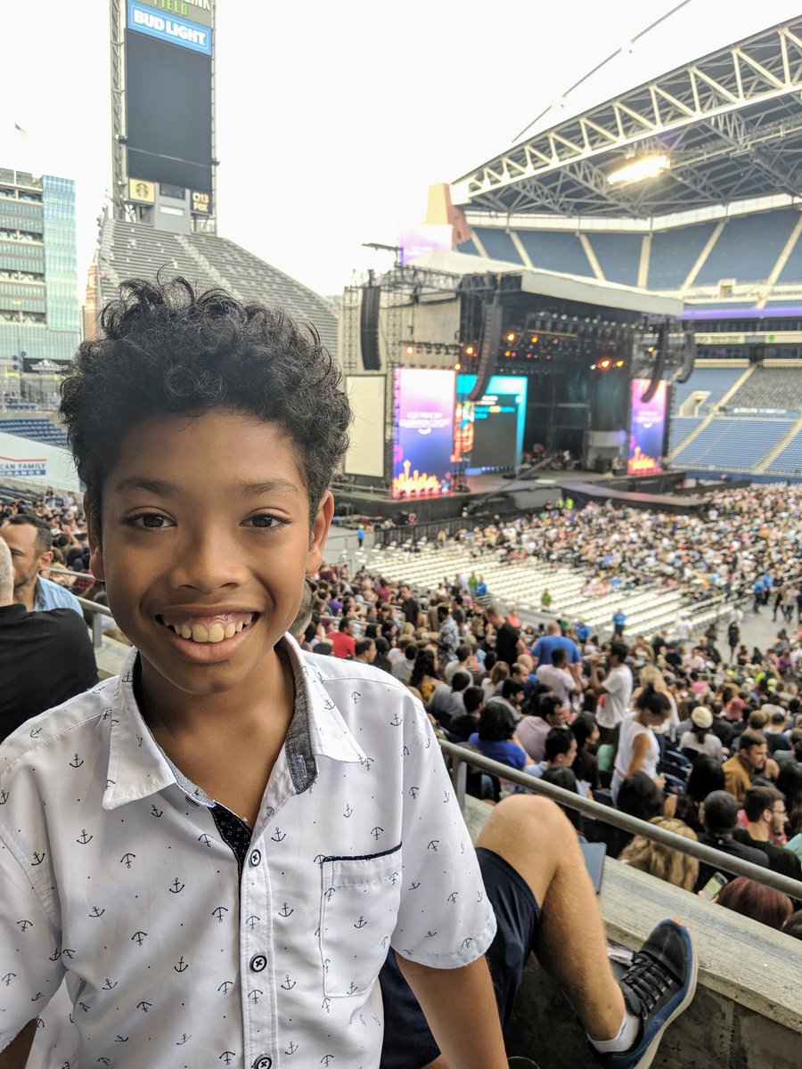 koweebee's tweet photo. Waiting for Lil Nas X at @amazon #postprimedayconcert! First concert for this guy! Let's see that Old Town Road! https://t.co/PK4YywASG0