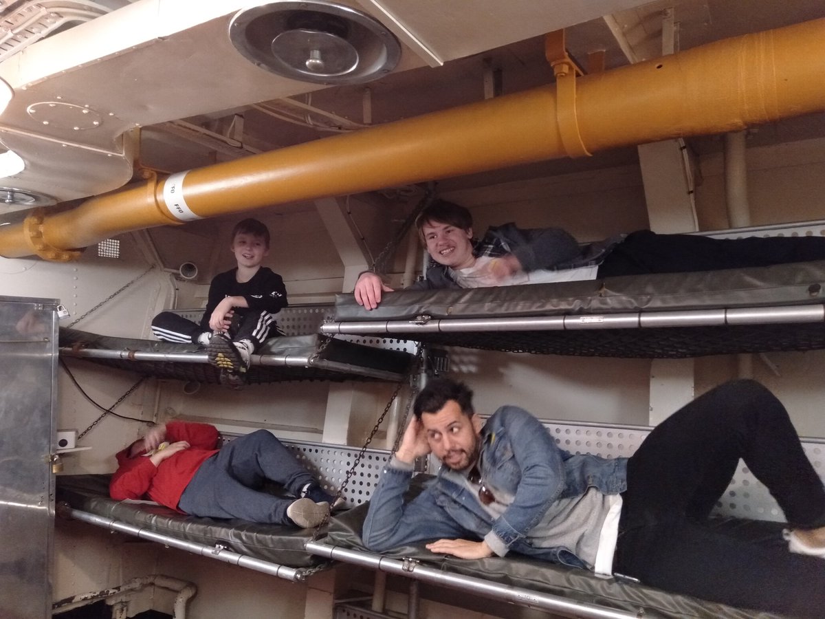PetesPlace5's tweet photo. Students ready for submarine life 😀 #maritime https://t.co/mvcyEbh8Ye