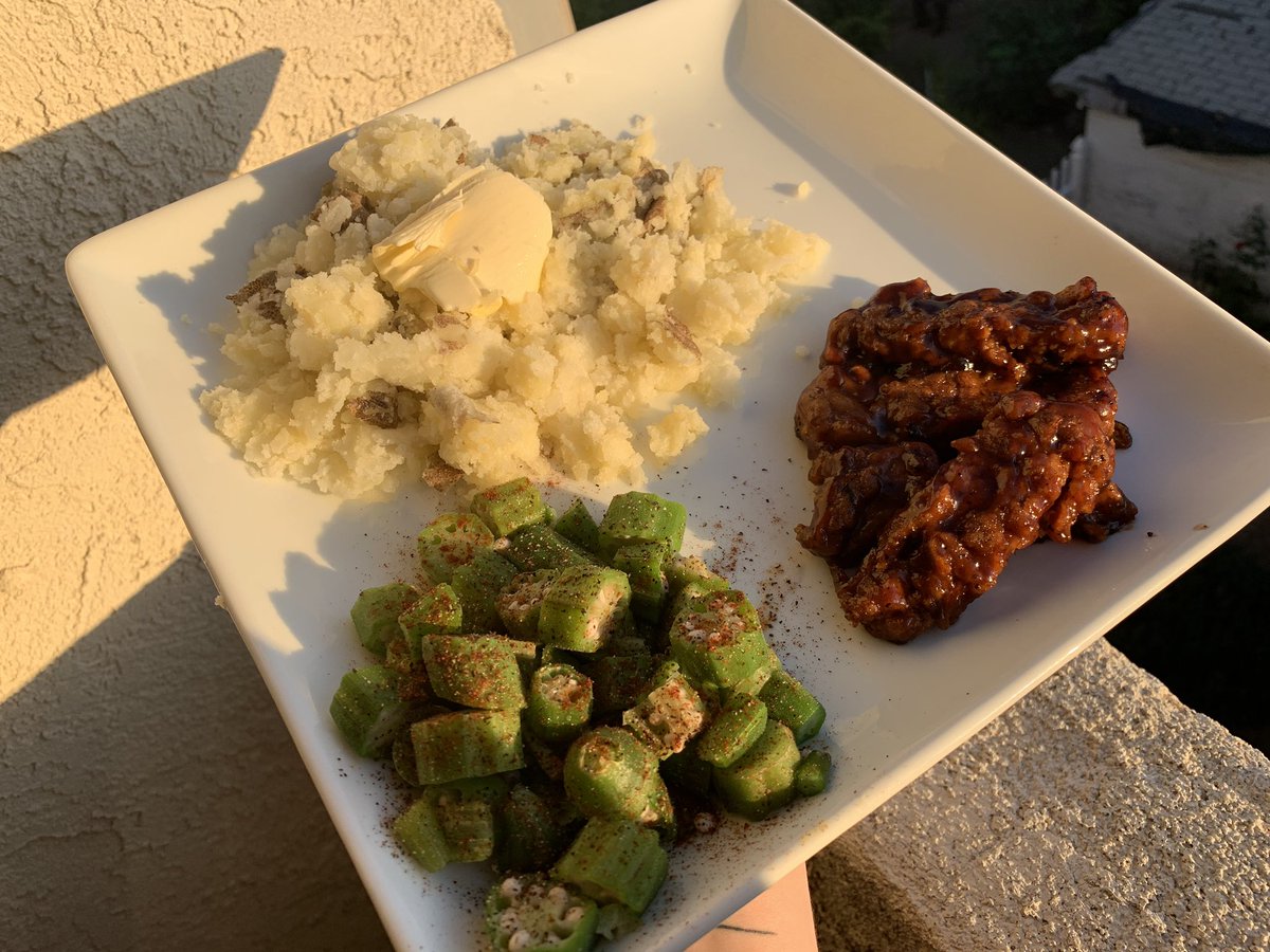 vegan_vexation's tweet photo. my first time making vegan ribs. they’re super good...like...insanely good... https://t.co/LEF6XrcknB