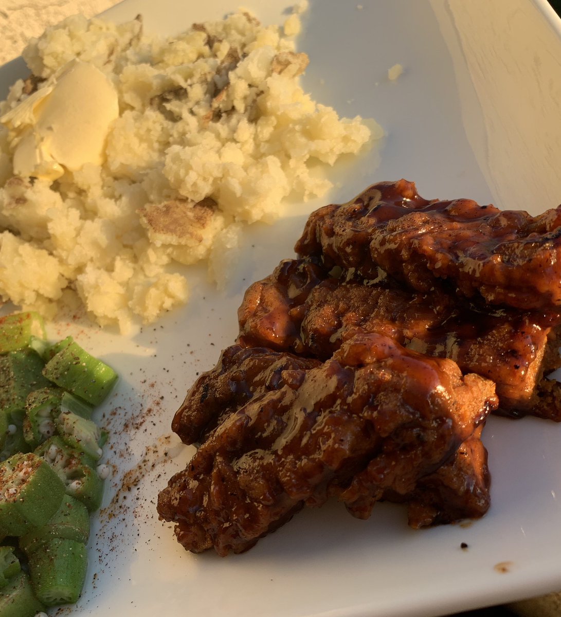 vegan_vexation's tweet photo. my first time making vegan ribs. they’re super good...like...insanely good... https://t.co/LEF6XrcknB