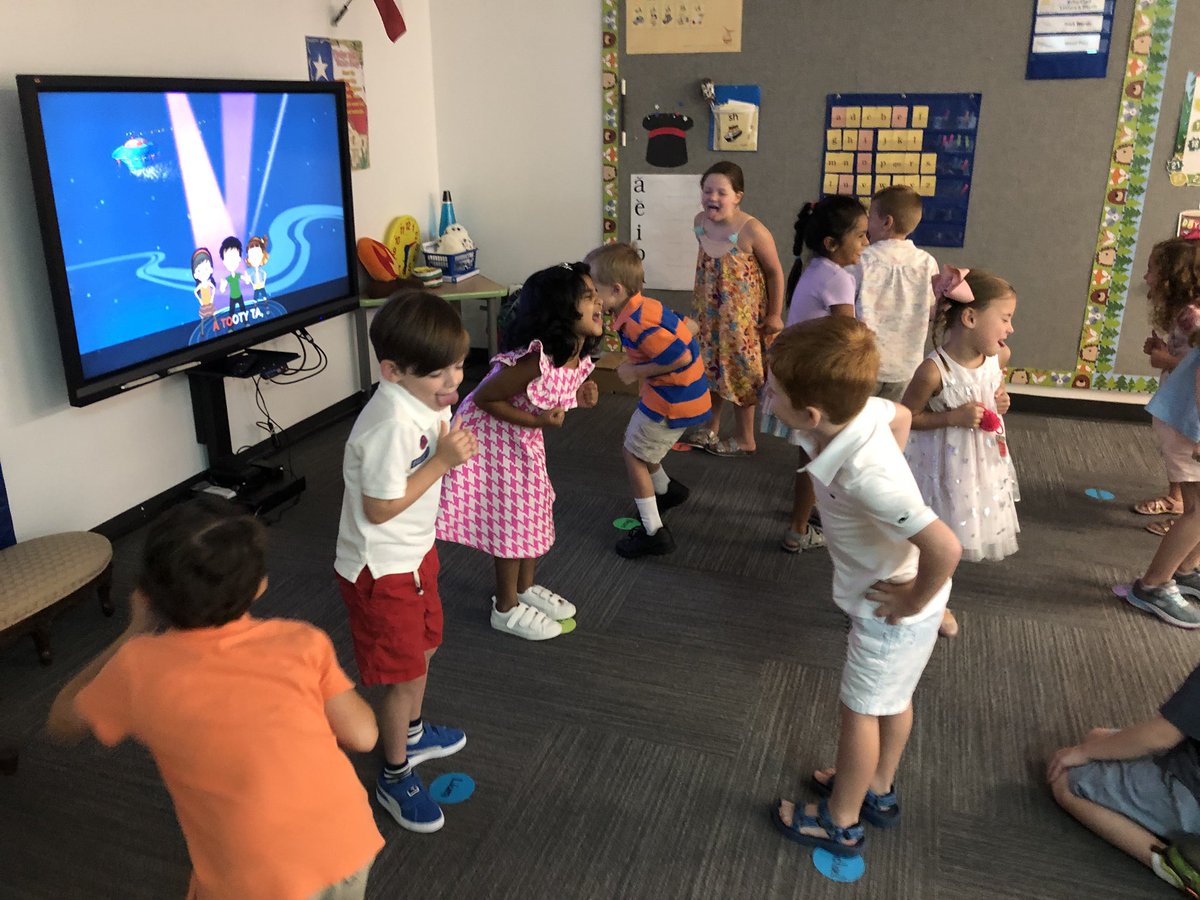 Kelly/Wood Kinder tweet media