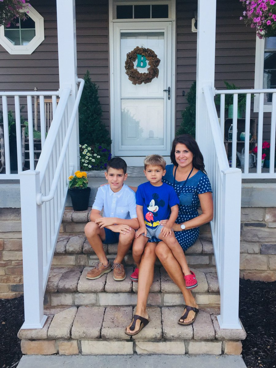 kbowmanmves's tweet photo. The last first day of elementary school for my 5th grader❤️Where does the time go?! @DBoJMU https://t.co/t7v7A8tPtx