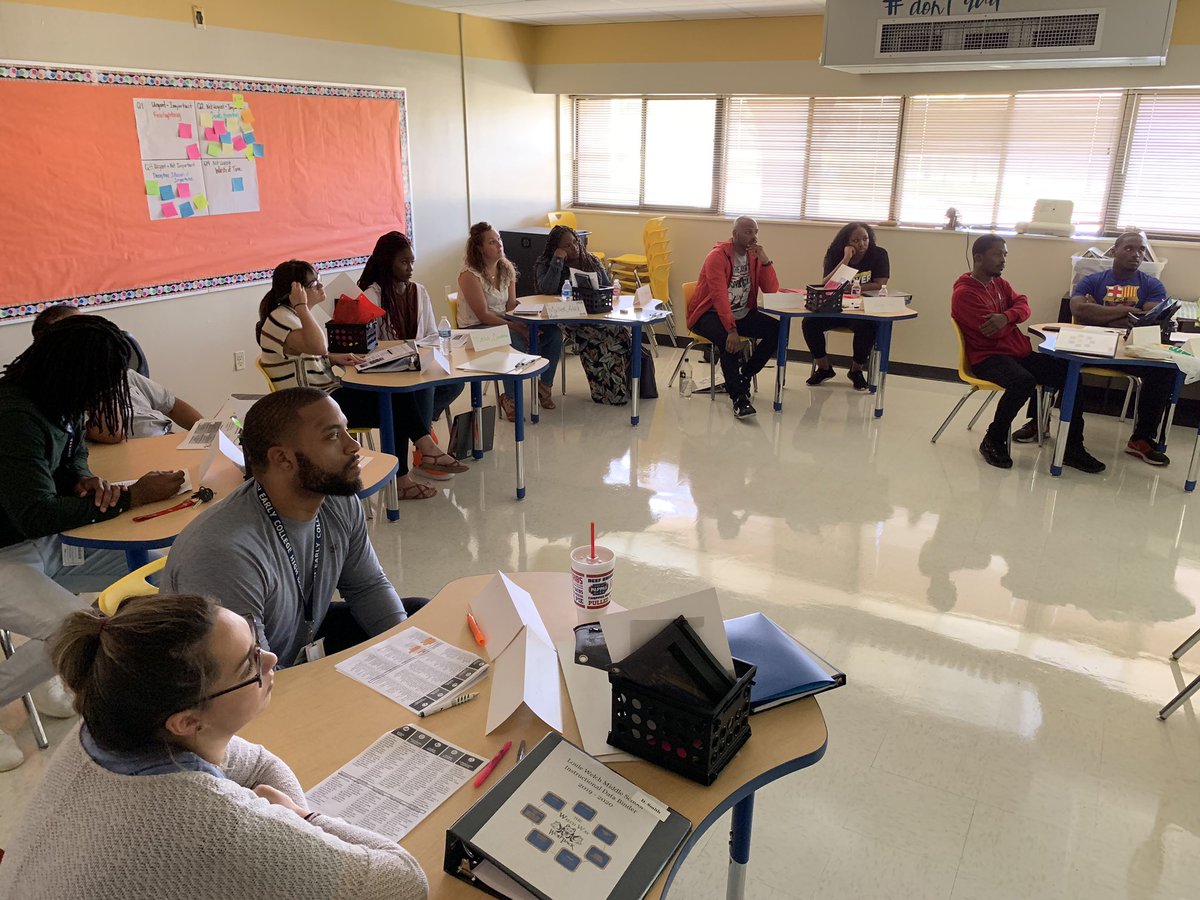 Welch_WolfPack's tweet photo. Last Tues Recap: @Welch_WolfPack
IB Coordinator Byrd training the teachers on how to execute effective instruction by way of planning smarter utilizing the LP template.
#EffectiveInstruction #LessonCycle
#EngagingLessons #HITS #QSSSA
@HISDMultiPrgms https://t.co/jnoWCzdQrn