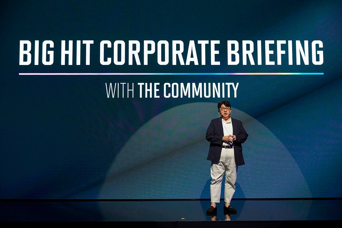 Bang Si Hyuk saat briefing perusahaan bersama media, Rabu (21/8/2019).