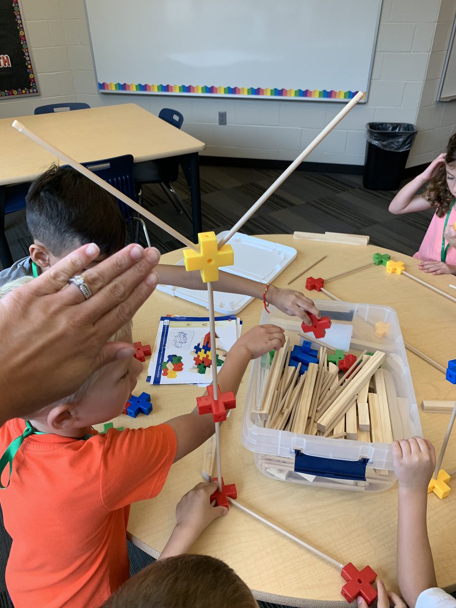 mrsBarnesSTEM's tweet photo. Easing our kinder into STEM. Love watching what their creative minds come up with. Today we had a teddy bear, flower garden, and a bird. Oh and a hot dog stand. https://t.co/uxEmQfa5RW