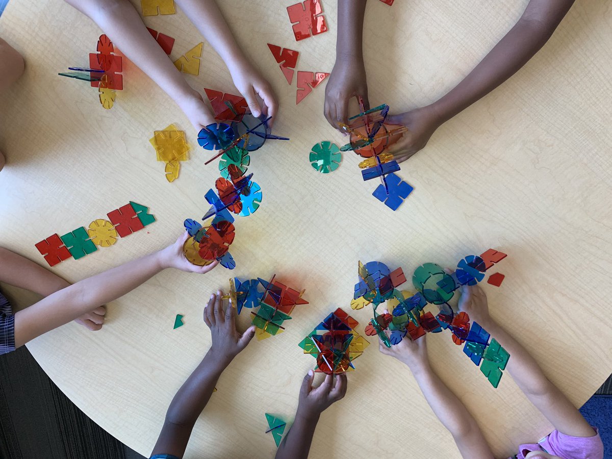 mrsBarnesSTEM's tweet photo. Easing our kinder into STEM. Love watching what their creative minds come up with. Today we had a teddy bear, flower garden, and a bird. Oh and a hot dog stand. https://t.co/uxEmQfa5RW